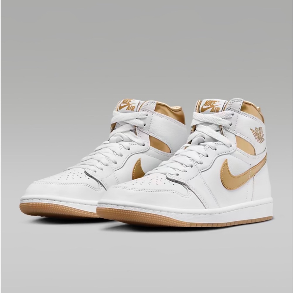 Air Jordan 1 Retro High OG. “White and Gold" - Picture 2 of 7